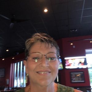 Meet your Posher, Lorie